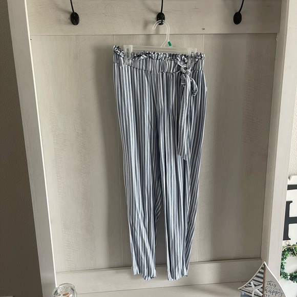 Hollister Other - 🤍Cute Hollister Pants 🤍
